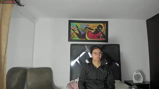 Vahiolet_smith on StripChat