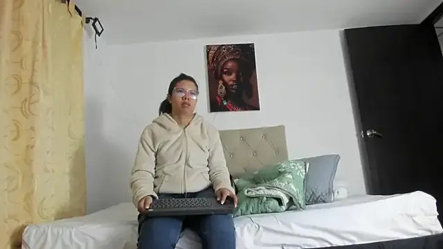 Vahiolet_smith on StripChat