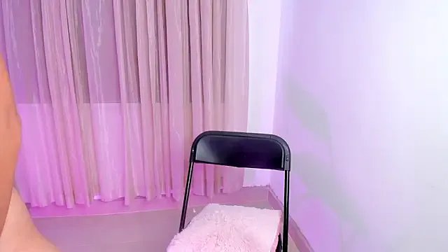 vale_kross on StripChat