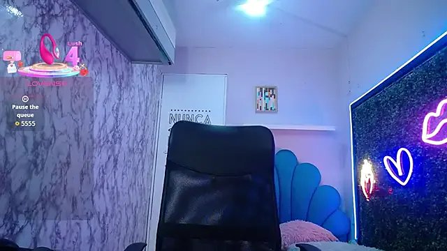 valeria_martinez19 on StripChat