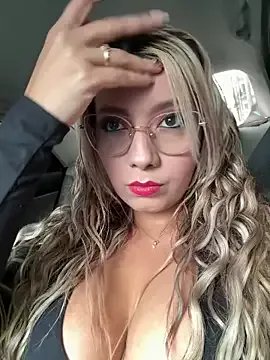 ValeriaHot69 on StripChat