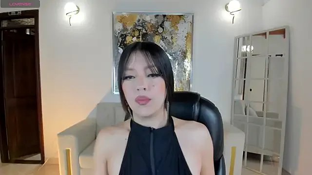 ValeriaRiveraX on StripChat