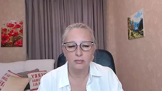 ValeriaSharm on StripChat