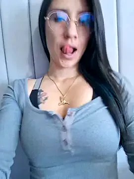 VALERY-03_ on StripChat