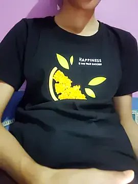 Vanee-23 on StripChat