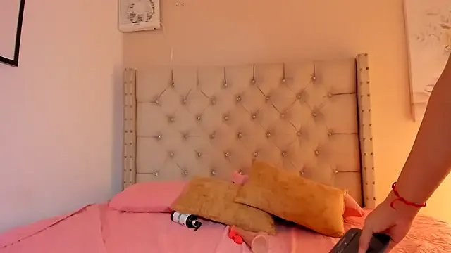 vanesasexyhot21 on StripChat