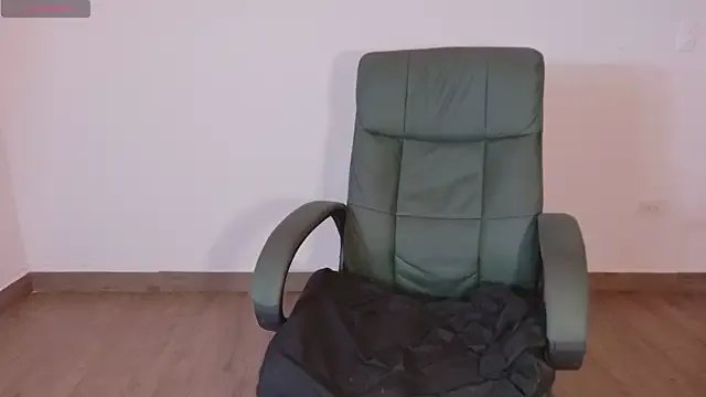 Vanessa_7_ on StripChat