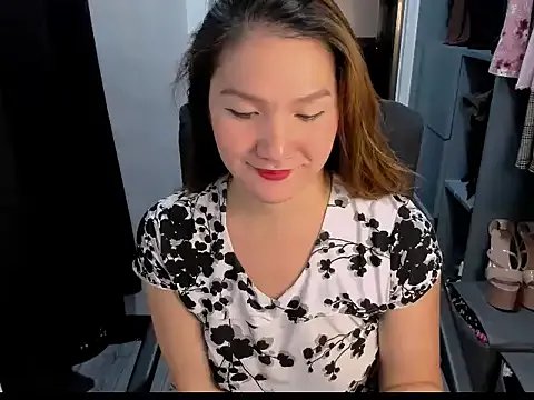 Freechat venuzXTRAVAGANZA on StripChat