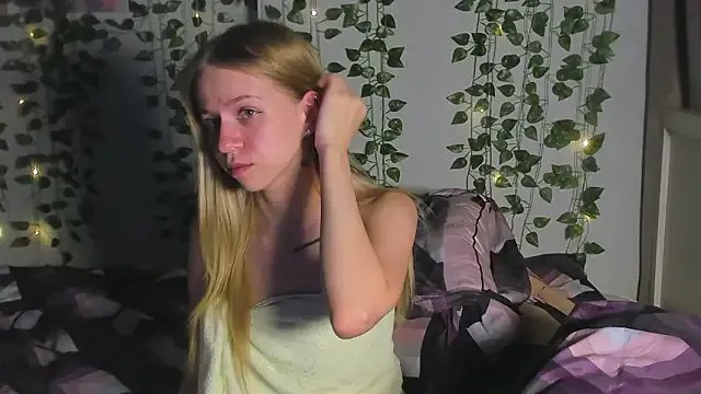 Very_Cute_Girl — Sucking fingers and teasing with tongue