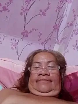 vickyhot1966 on StripChat