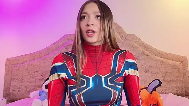 Victoria_Adams14 on StripChat