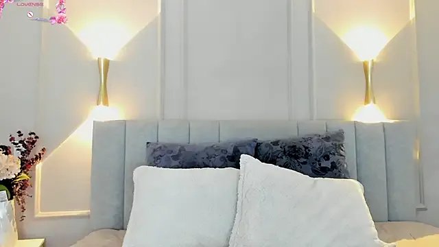 victoria_bourne on StripChat