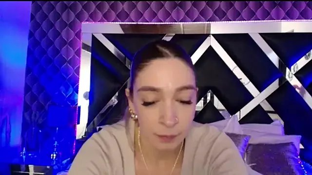 victoriaa_lee_ on StripChat