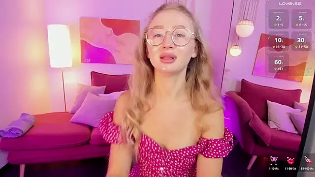 VictoriaLights on StripChat