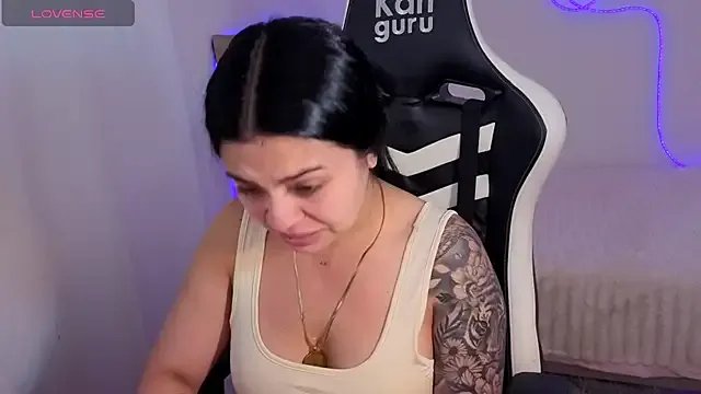 Victoryyy_ on StripChat