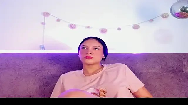 violet_77711 on StripChat