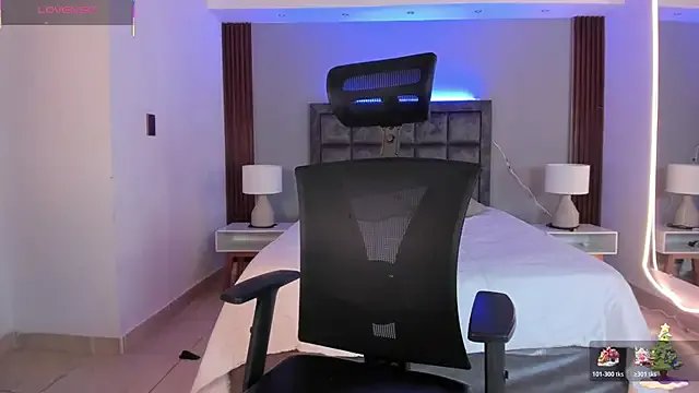 Violet_Anders on StripChat