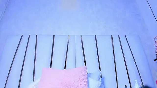 violet_gray_ on StripChat