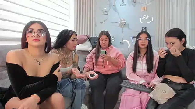 Violet_spencer on StripChat