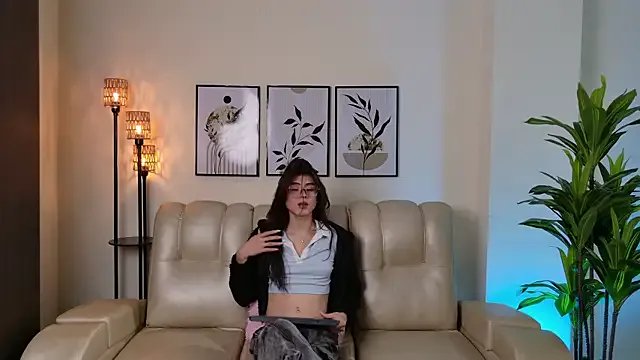 Violeta_Foxz on StripChat