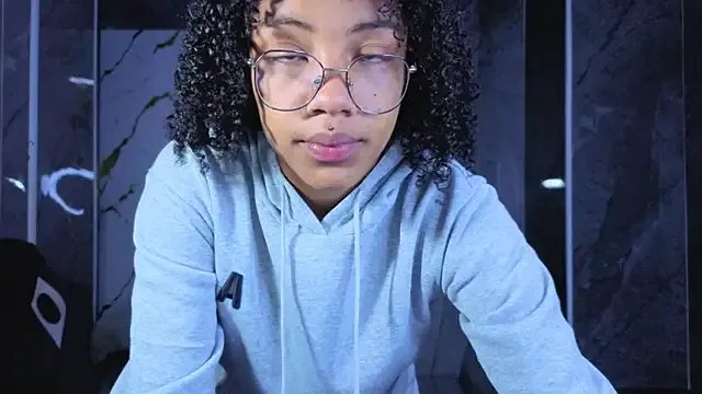 Violeth_b on StripChat