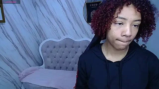 Violeth_b on StripChat