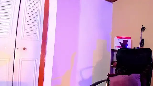 Freechat Violetta_0 on StripChat