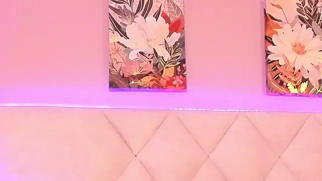 Freechat Violettbloss on StripChat