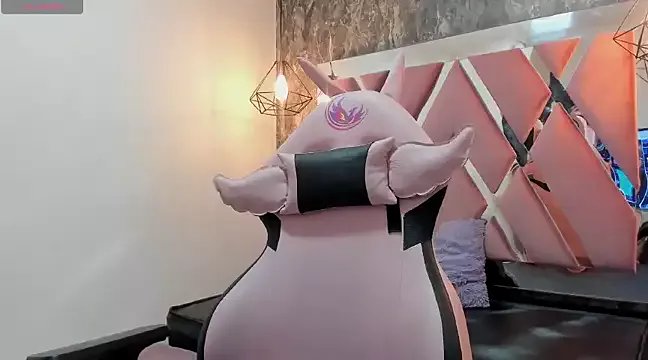 viollettaa_ on StripChat