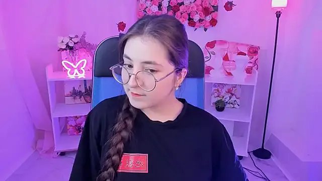 VirtuallVoyant on StripChat