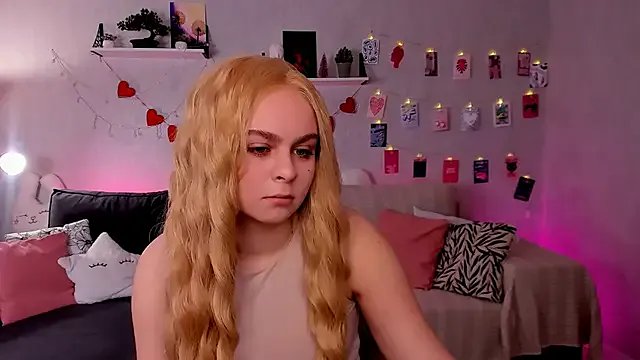 VivienAllen — blow a kiss