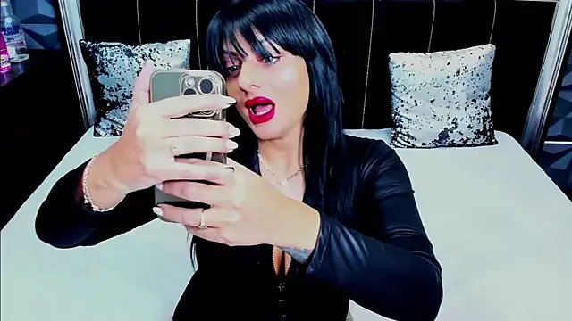 VixenSelena on StripChat