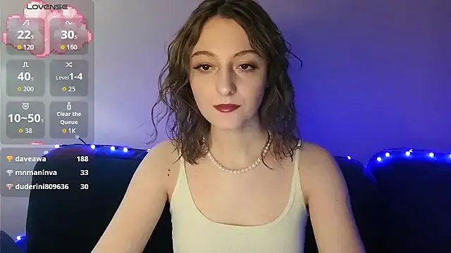 white_liillyy on StripChat