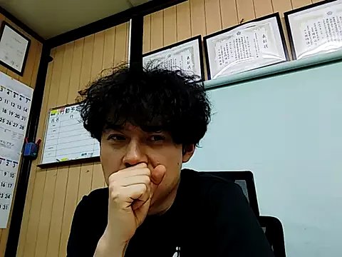 whitebriefboy on StripChat