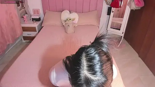 whitneyhot on StripChat