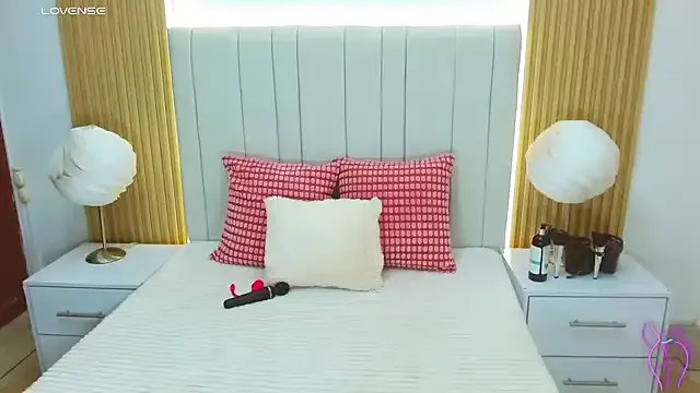 WildScarlet on StripChat