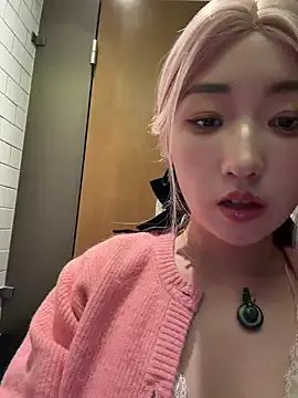 winter11 on StripChat