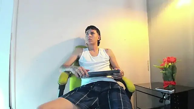 Xanderr_owen2 on StripChat