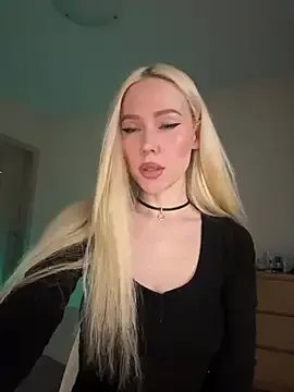 xDinnax — show boob