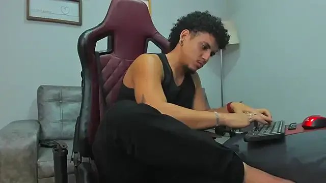 Freechat Xfire_boy69 on StripChat