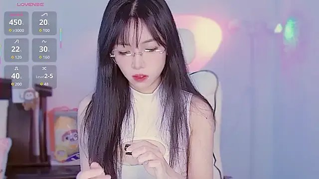 XiaoNana_ on StripChat