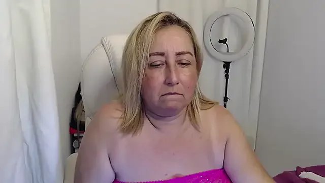 Xileny-Halliwey on StripChat