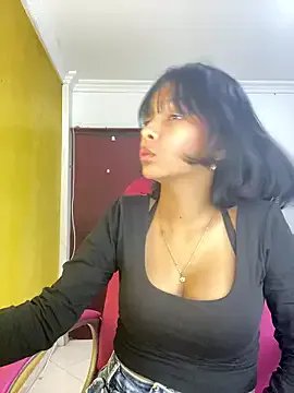 xoxo_milk on StripChat