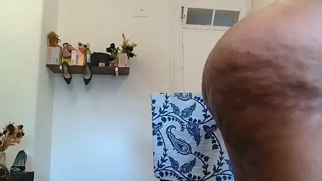 xTALLSEXYBUMx on StripChat