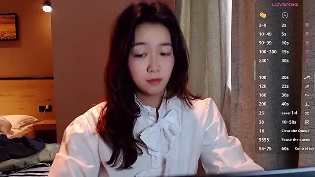 XueLi1902 on StripChat