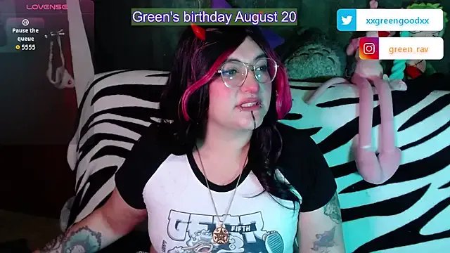 XxGreenGoodxX on StripChat