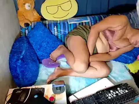 xxloveheart on StripChat