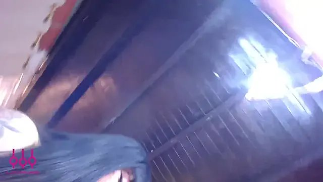 Freechat xxx__exotic on StripChat