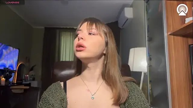 xxx_sandra_ on StripChat