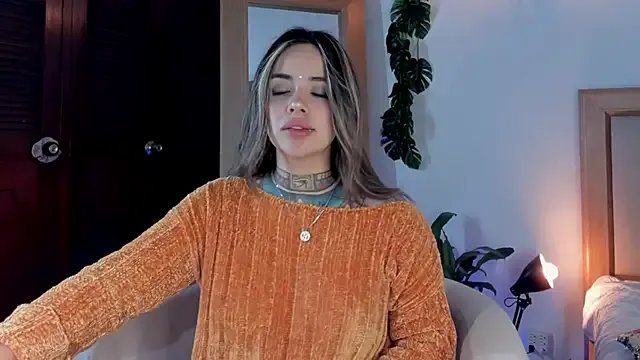 yandracelisofficial on StripChat